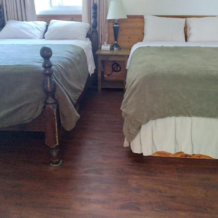 Dolphin Motel Tofino Buitenkant foto