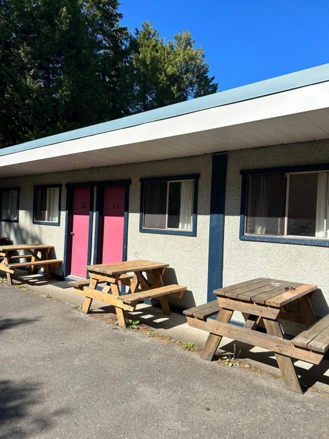 Dolphin Motel Tofino Buitenkant foto